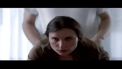 در حالی که دو دوست در حال انجام روش های آبگرم بود، سومین در پشت صفحه نمایش با یک پسر لعنتی و به پایان رسید و پس از آن جوجه او را با دو ویبراتور خوشحال