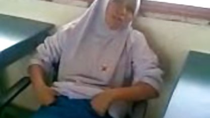 شلخته چک با مشاعره بزرگ می دهد گربه با تقدیر بر روی صورت